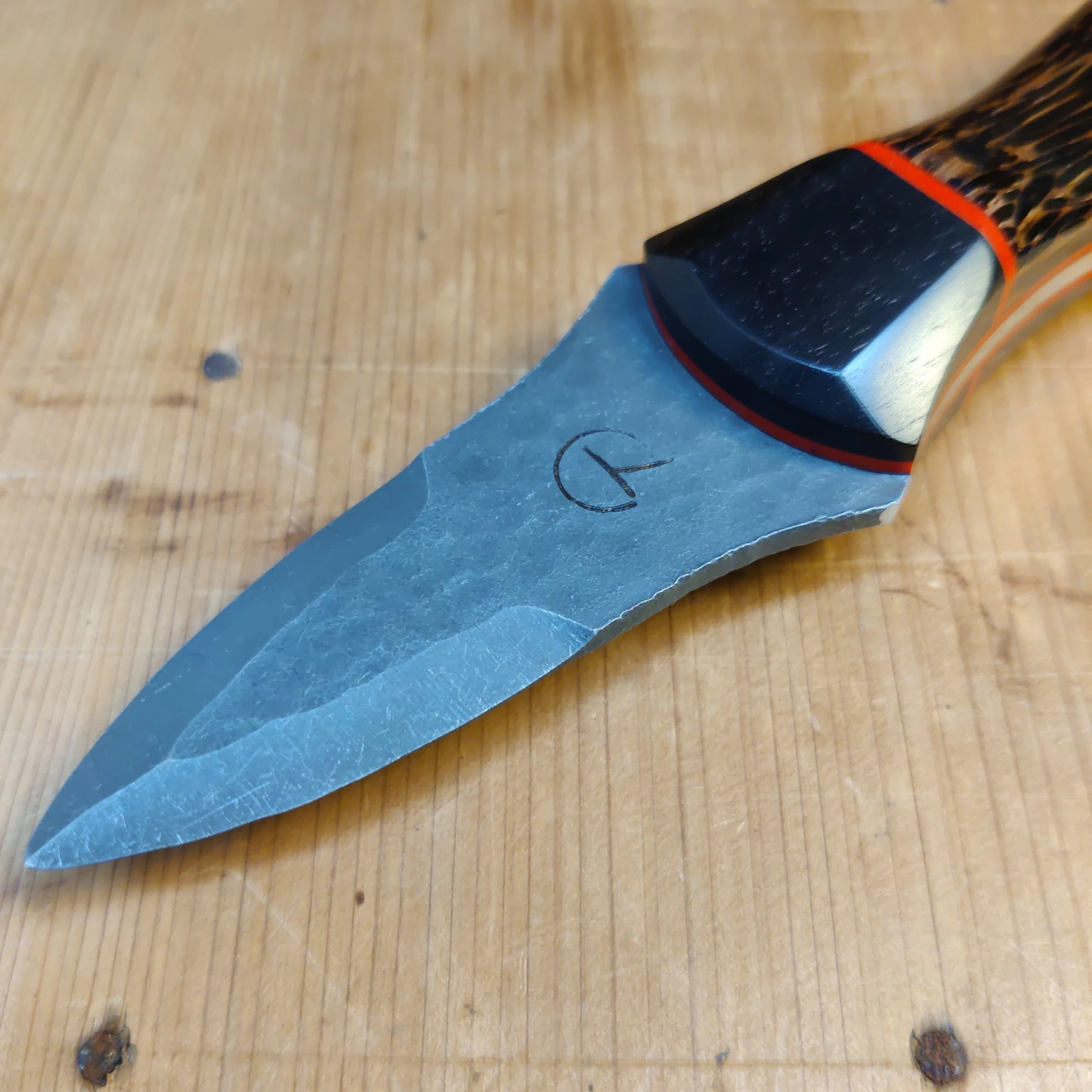 Alma Knife Co. Carolina Shucker - Black Palm | Gabon Ebony | Red G10 Liners 5 Alma Knife Co. Carolina Shucker - Black Palm | Gabon Ebony | Red G10 Liners - Image 3