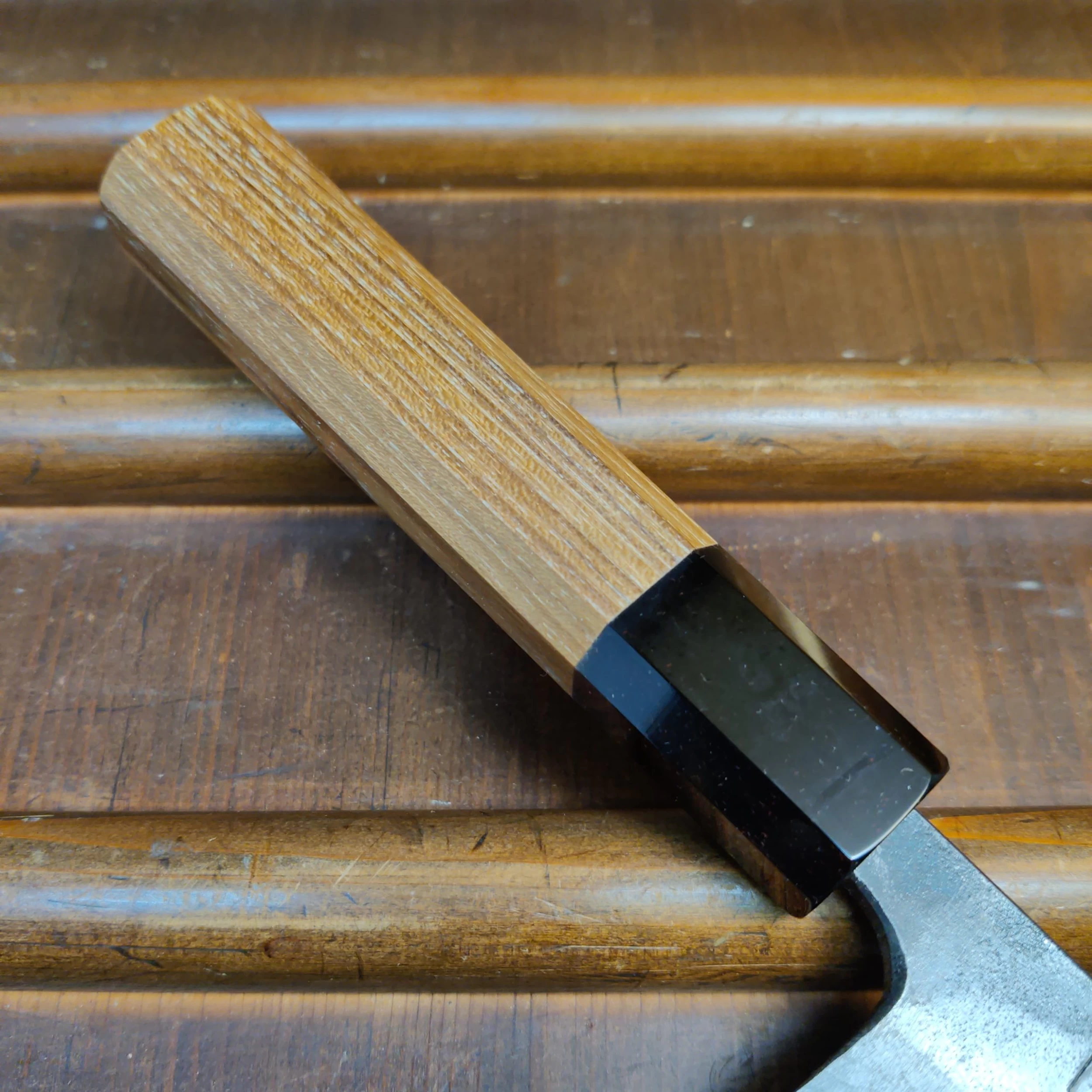 Kumokage 150mm Honesuki Aogami 2 Kurouchi Carbon Damascus Teak Horn 6 Kumokage 150mm Honesuki Aogami 2 Kurouchi Carbon Damascus Teak Horn - Image 4