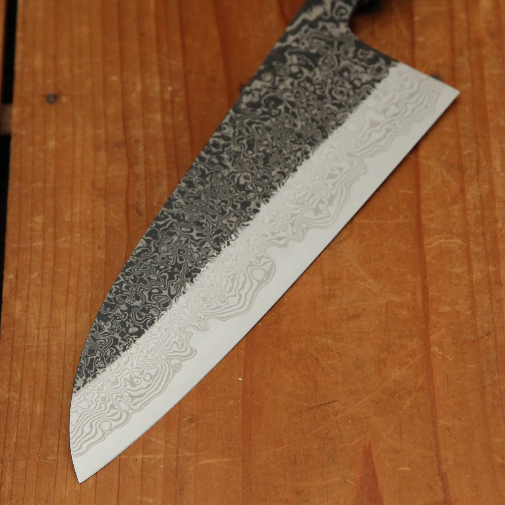 Yoshikane Hamono 165mm Santoku SLD Damascus Kurouchi Burnt Chestnut Handle 4 Yoshikane Hamono 165mm Santoku SLD Damascus Kurouchi Burnt Chestnut Handle - Image 2