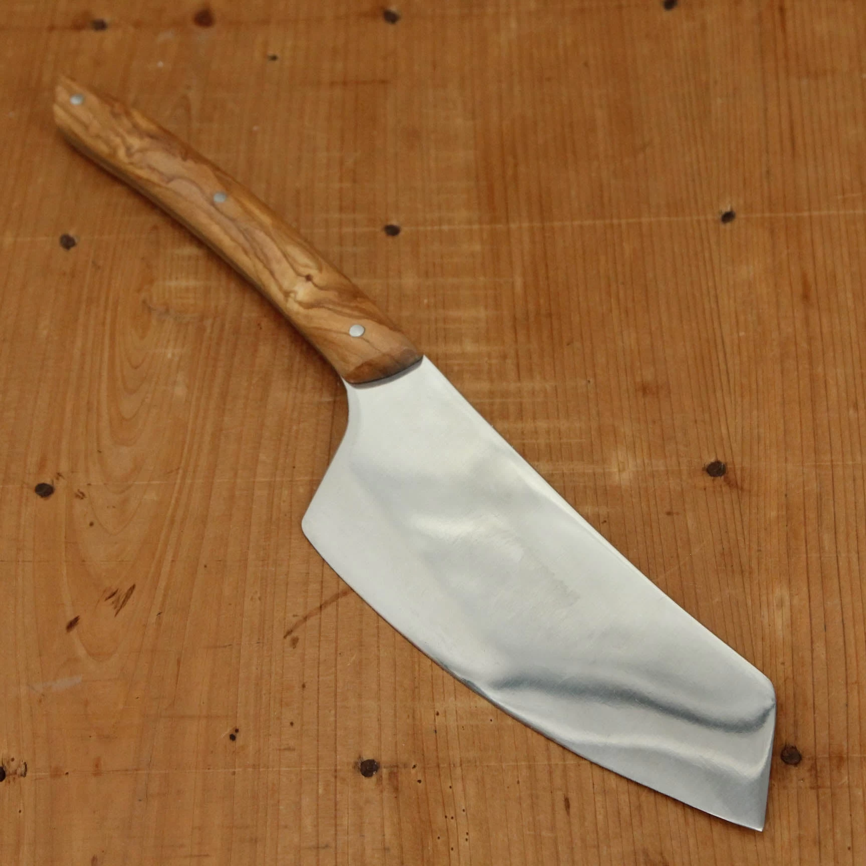 Néron 'Le Thiers' 12cm Cake & Pastry Serving Knife Olive Handle 4 Néron 'Le Thiers' 12cm Cake & Pastry Serving Knife Olive Handle - Image 2