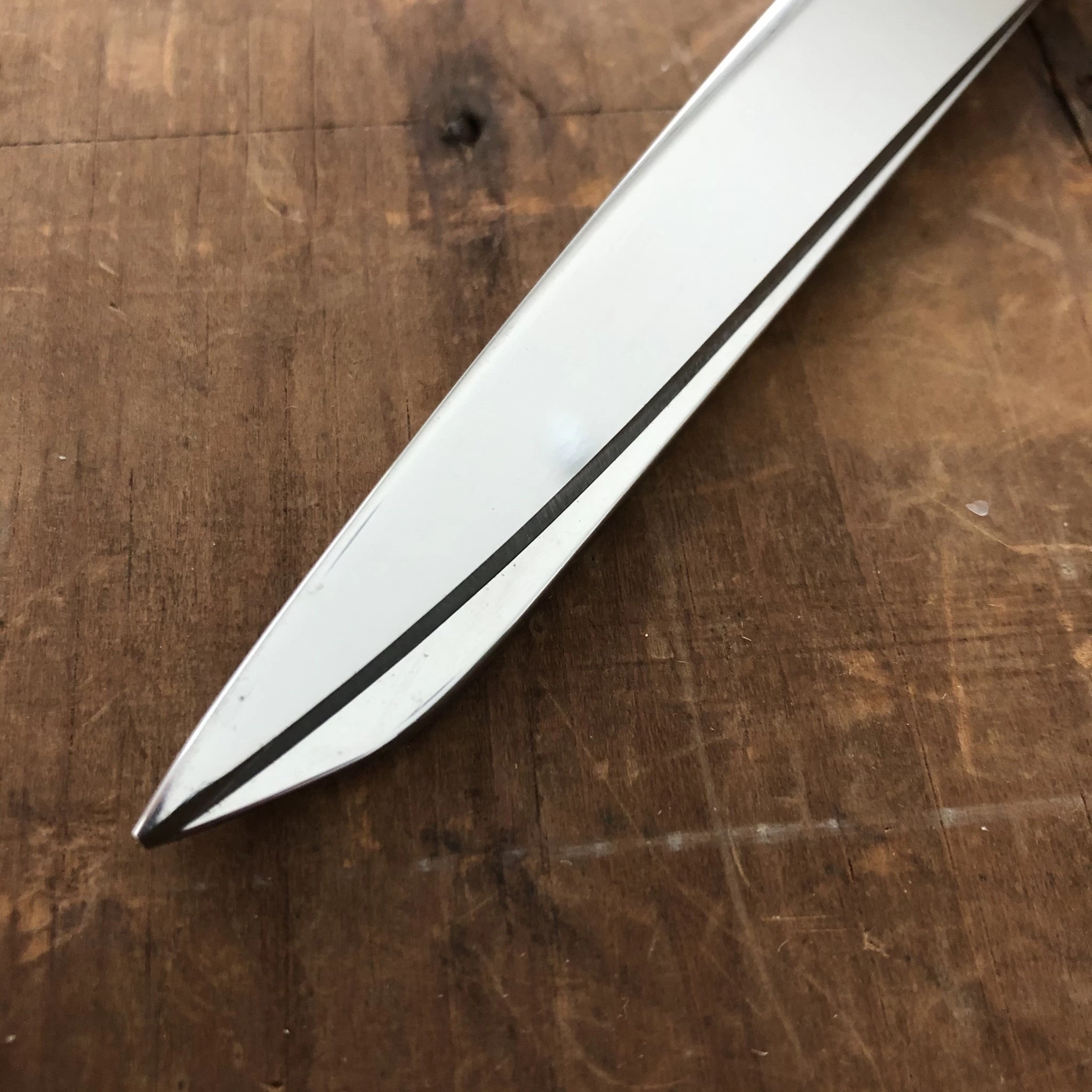 Ernest Wright 8.25" Dressmaker Shears - Carbon Steel 4 Ernest Wright 8.25" Dressmaker Shears - Carbon Steel - Image 2