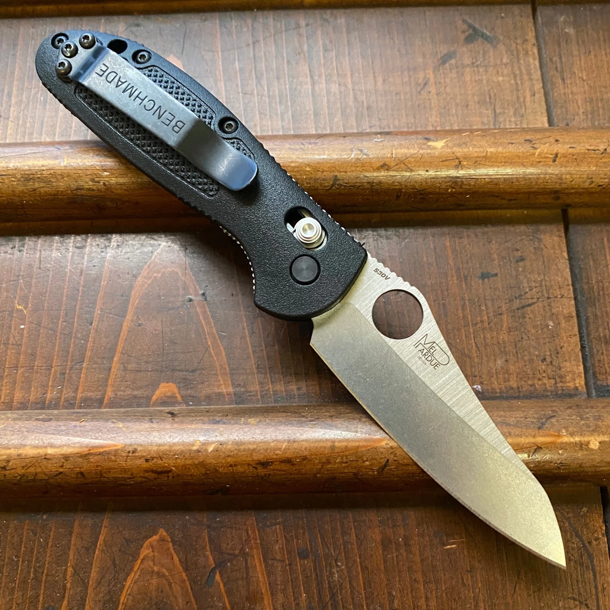 Benchmade 555-S30V Mini Griptilian - Black 4 Benchmade 555-S30V Mini Griptilian - Black - Image 2
