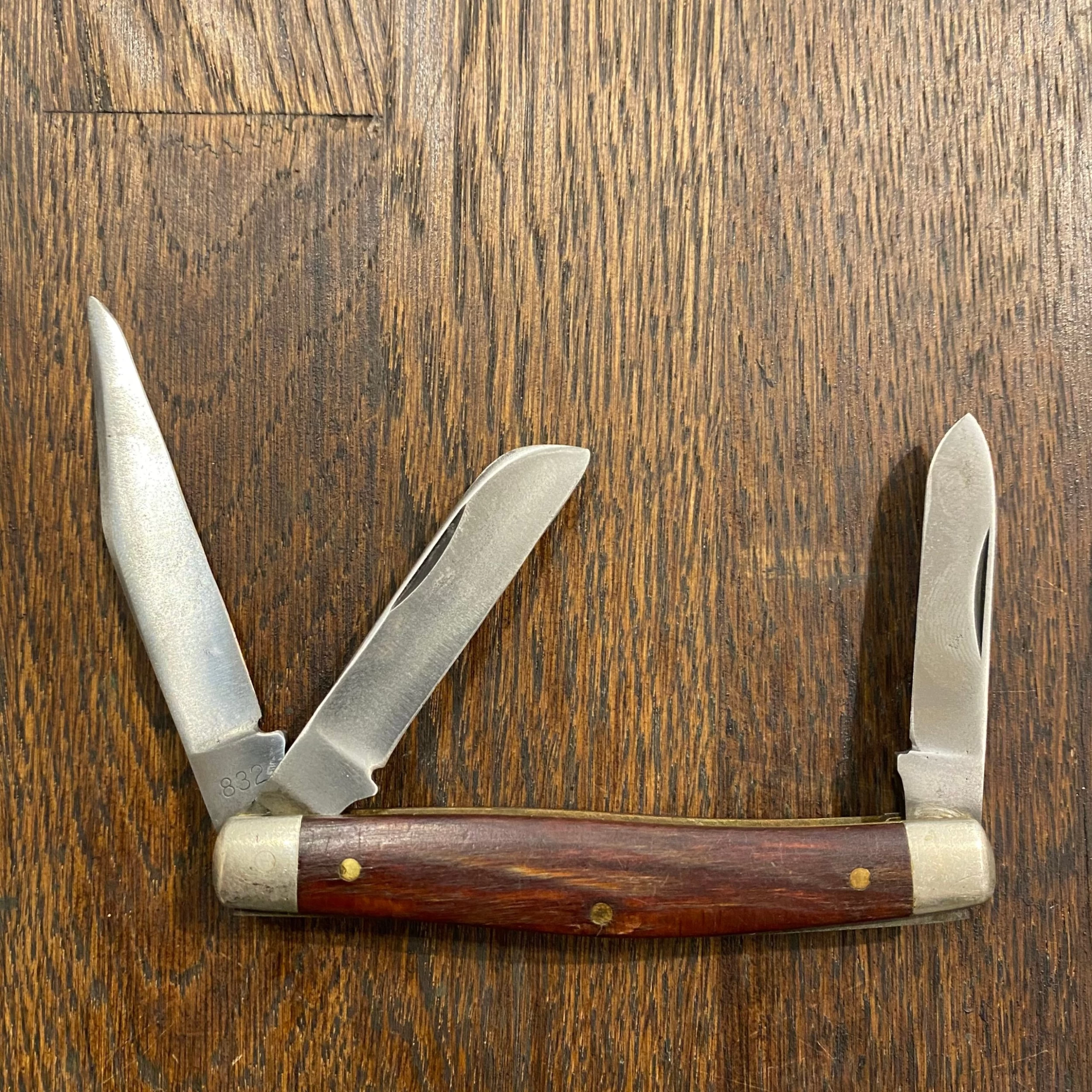 Vintage Schrade Walden 3 3/8" Stockman 832 Carbon Steel Wood Scales 1946-73 4 Vintage Schrade Walden 3 3/8" Stockman 832 Carbon Steel Wood Scales 1946-73 - Image 2