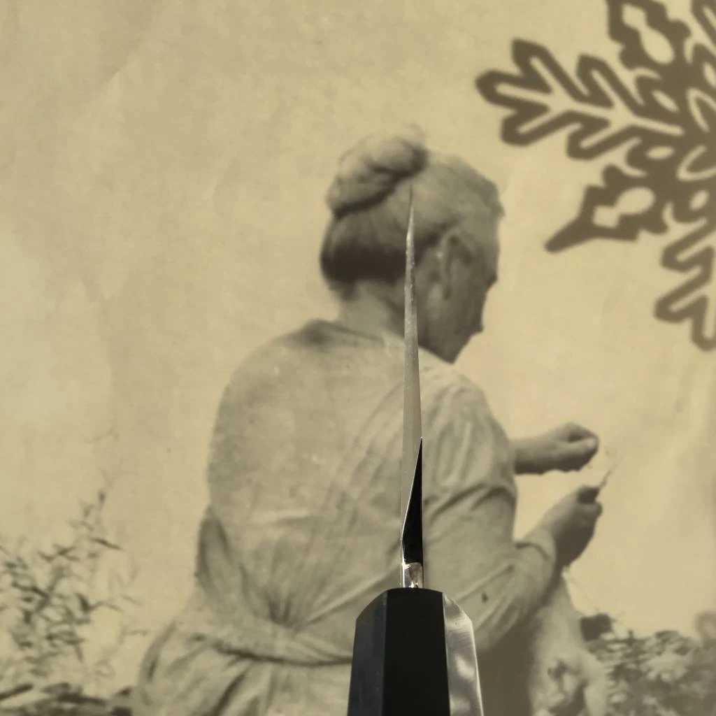 Sakai Kikumori Choyo 270mm Kiritsuke Yanagi Shirogami 2 With Saya 6 Sakai Kikumori Choyo 270mm Kiritsuke Yanagi Shirogami 2 With Saya - Image 4