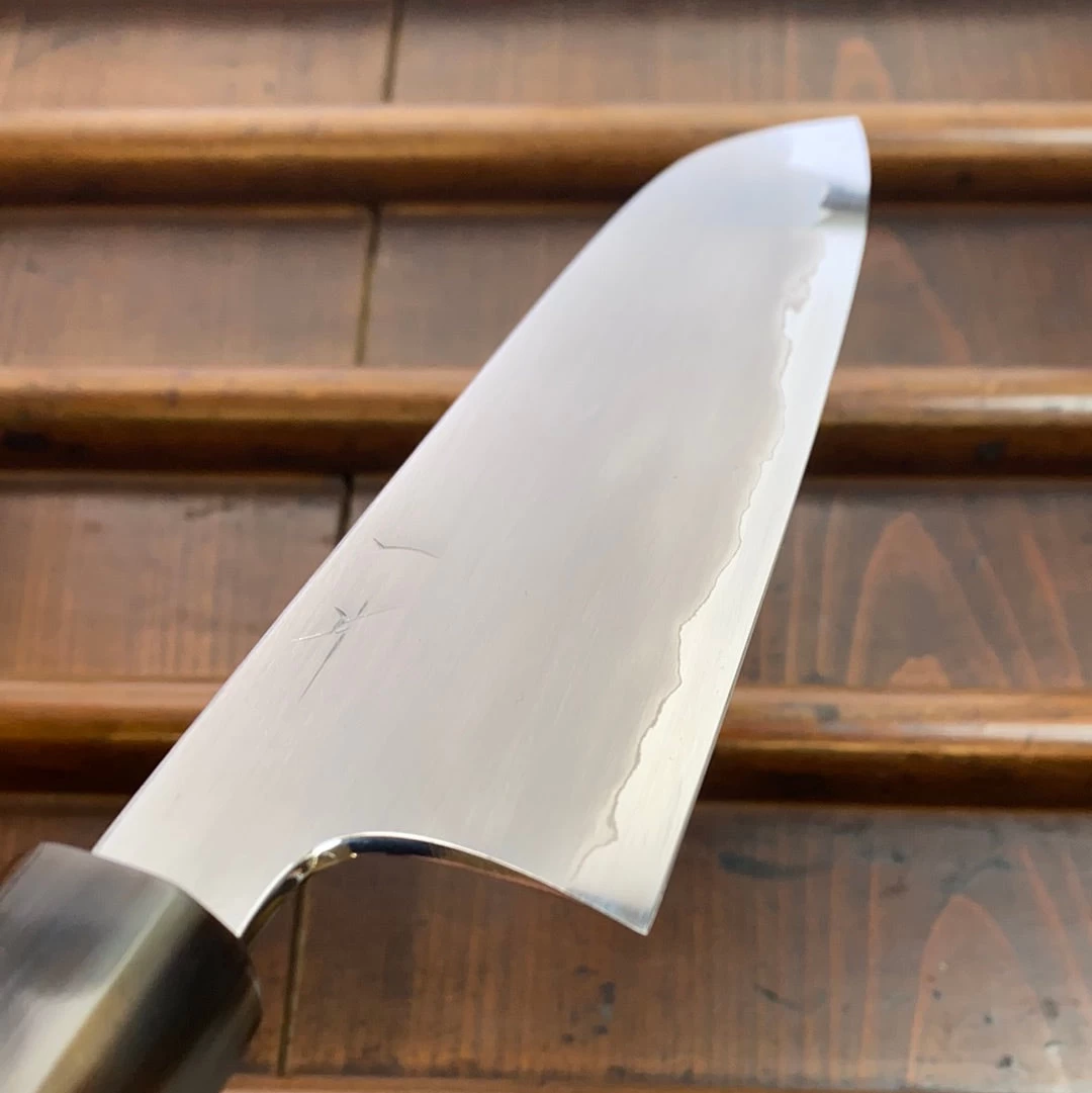 Hitohira Togashi 180mm Santoku Kasumi Stainless Clad Shirogami 1 Ebony Blonde Handle 5 Hitohira Togashi 180mm Santoku Kasumi Stainless Clad Shirogami 1 Ebony Blonde Handle - Image 3