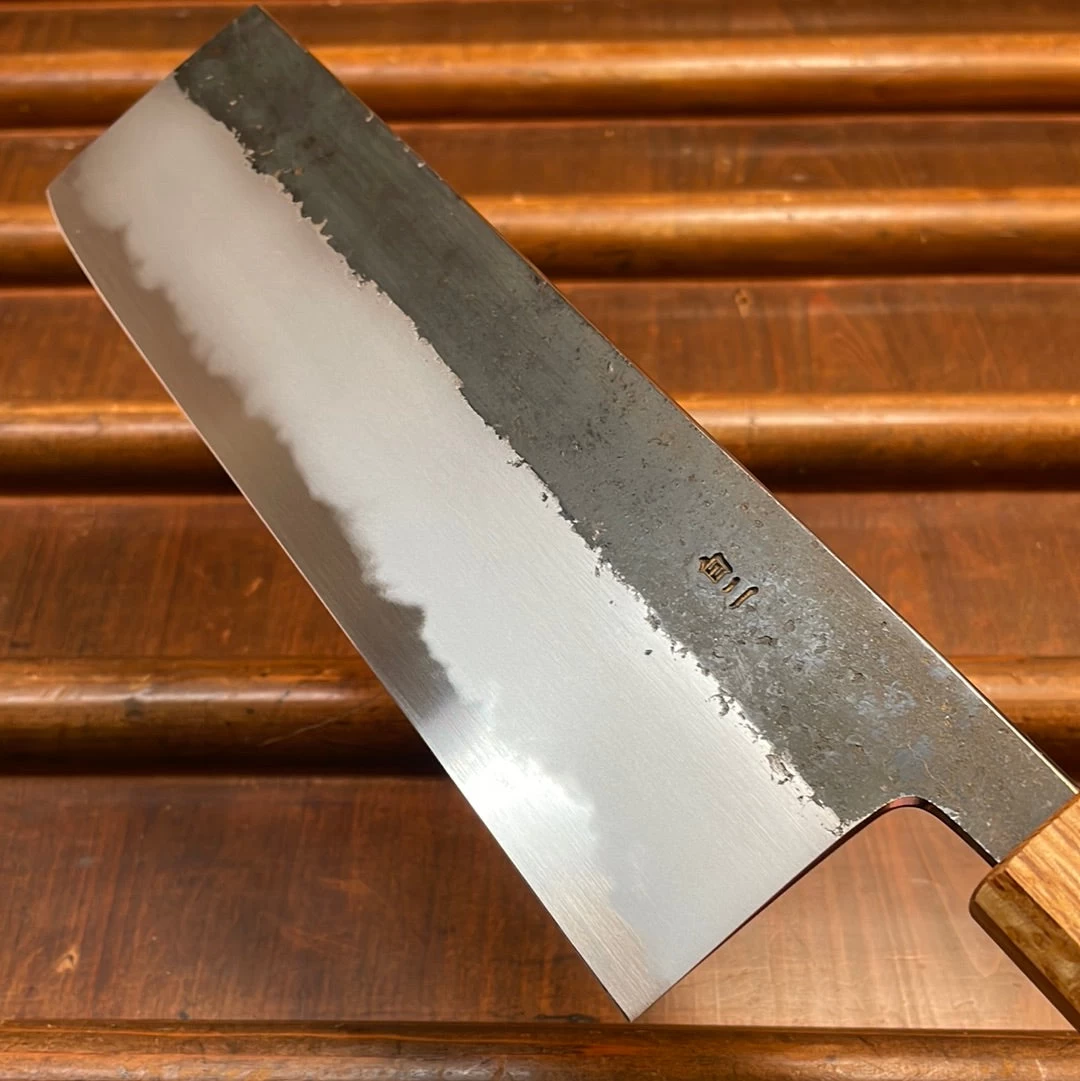 Hado Sumi 165mm Nakiri Shirogami 2 Kurouchi Finish Burnt Oak 6 Hado Sumi 165mm Nakiri Shirogami 2 Kurouchi Finish Burnt Oak - Image 4