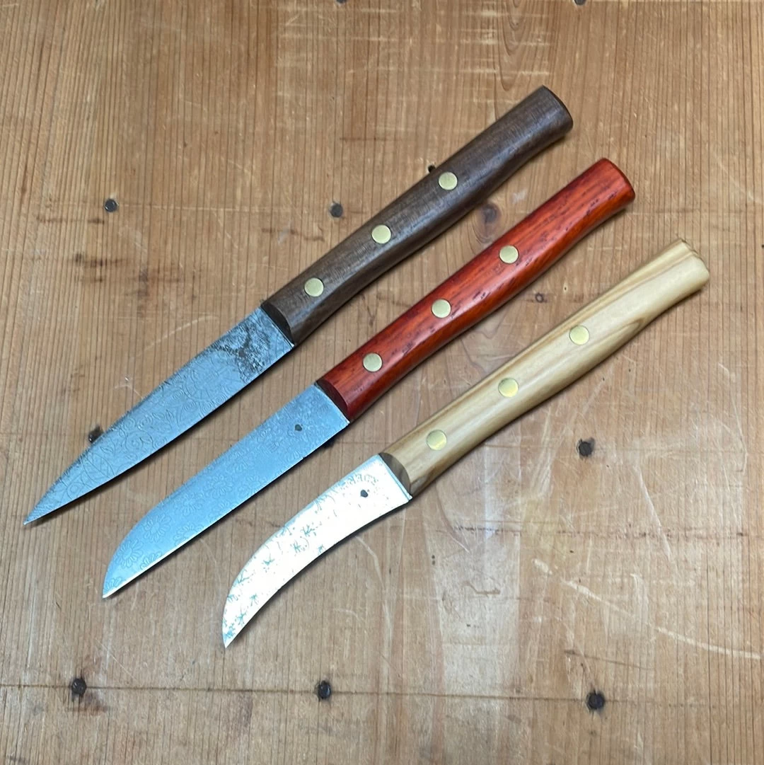 Friedr Herder Set Of 3 Paring Carbon Birdsbeak Sheepsfoot Spear Padouk Olive Walnut 4 Friedr Herder Set Of 3 Paring Carbon Birdsbeak Sheepsfoot Spear Padouk Olive Walnut - Image 2