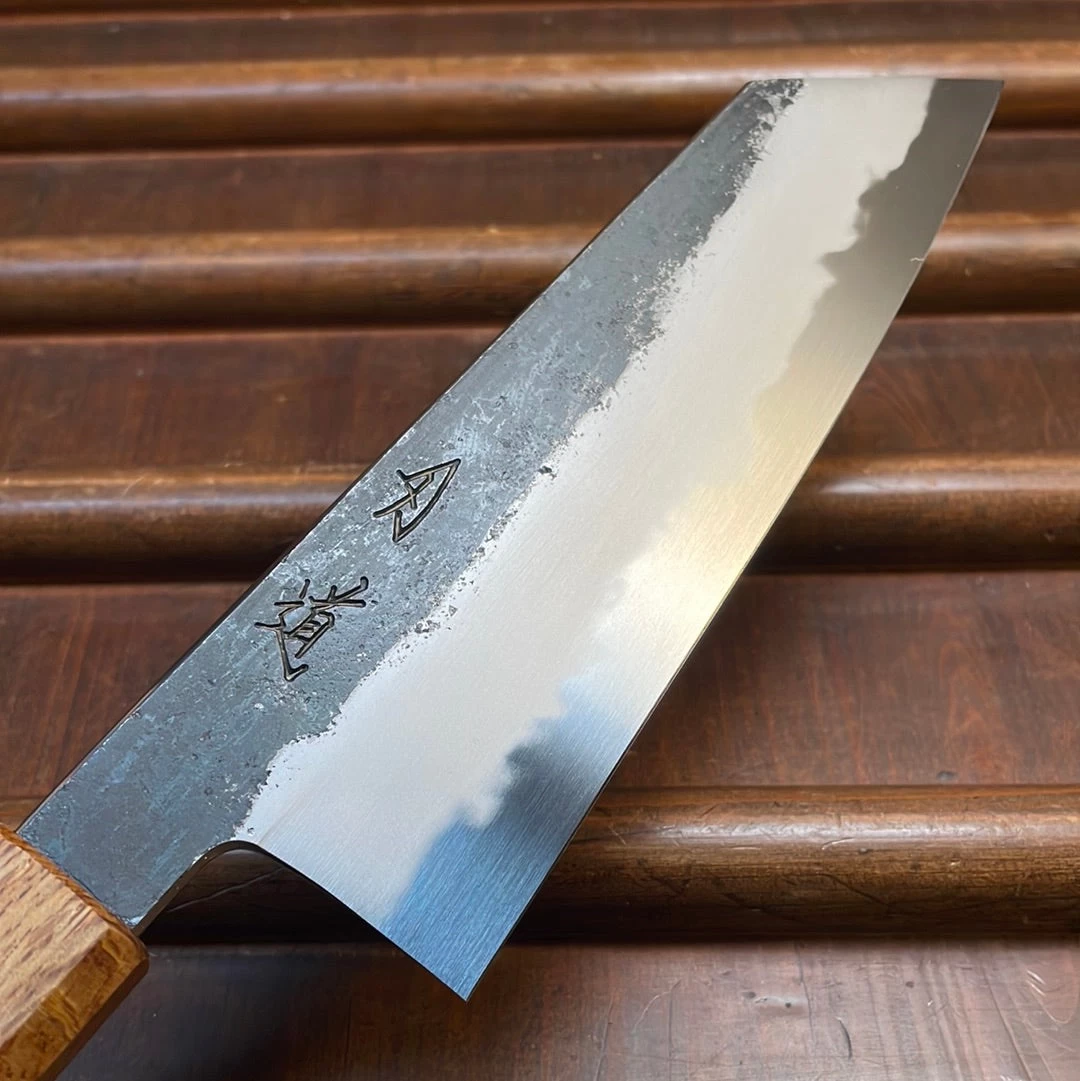Hado Sumi 180mm Bunka Shirogami 2 Kurouchi Finish Burnt Oak 6 Hado Sumi 180mm Bunka Shirogami 2 Kurouchi Finish Burnt Oak - Image 4