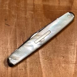 Vintage Challenge Cutlery Co 3 1/16” Pen Knife Pearl 1899-1928 -Knife shop image 92a24b4d c07b 41de ad02 29133e49e592